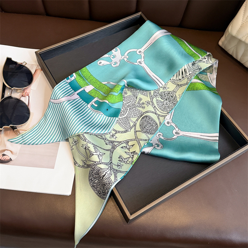 Women's Double-sided Print Sil - Ascot Neck Scarf incelemesi ve fiyatı