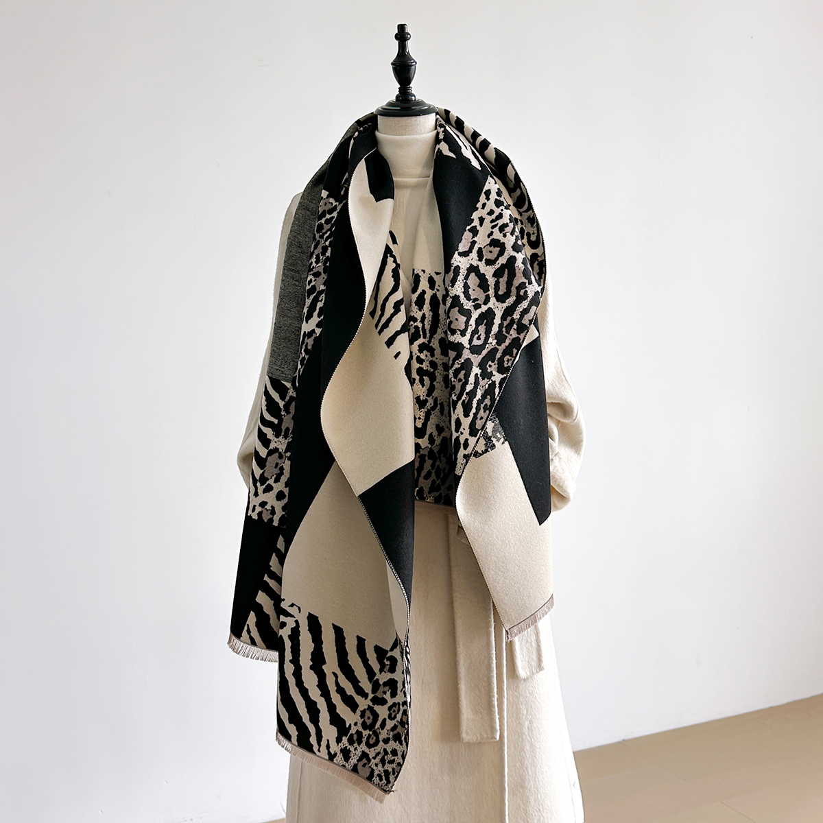 New Brand Elegance Two-Sided L - Woven Scarf Blanket incelemesi ve fiyatı