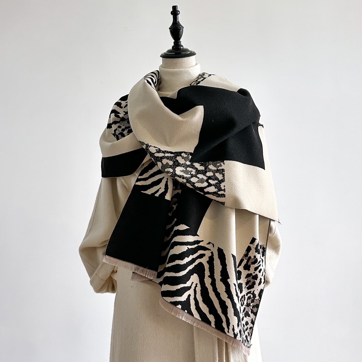 New Brand Elegance Two-Sided L - Woven Scarf Blanket incelemesi ve fiyatı